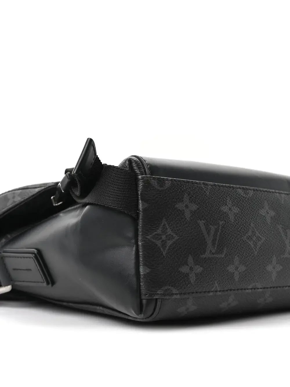 Louis Vuitton Eclipse Voyager Pm #329522L12B